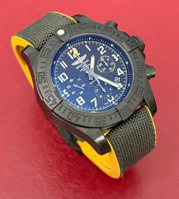 Breitling - Avenger Hurricane - XB0180 - Homme - 2018