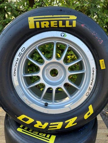 Wiel compleet met band - Pirelli - O.Z - **** NO RESERVE, Nieuw