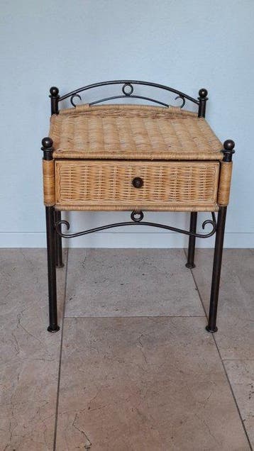 Table de chevet - Rotan - Fonte, Antiquités & Art