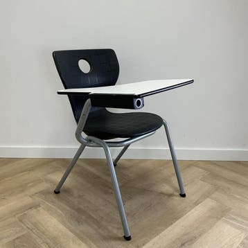 Compass-Lupo stoel met  laptoptafel van Verner Panton