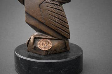 Sculpture, Bronzen sculptuur – Art Deco kaketoe –