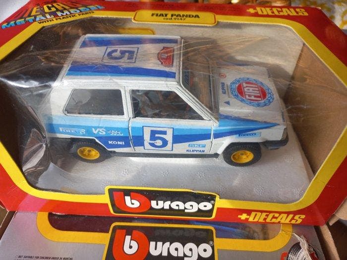 Burago 1:24 - Voiture de sport miniature (3) - Fiat Panda;, Hobby en Vrije tijd, Modelauto's | 1:5 tot 1:12