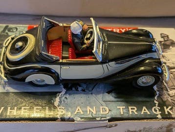 King & Country - Model militair voertuig - BMW 327 cabriolet