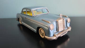 Bandai - Blikken speelgoed - Mercedes 220, Unboxed -