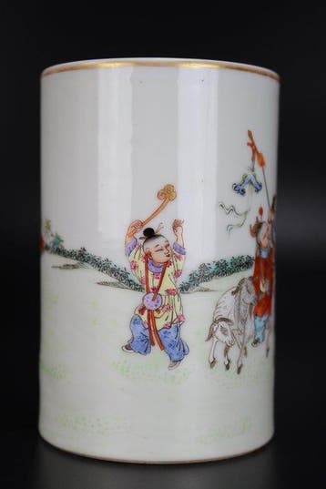 Pot à pinceaux - Famille rose - Republic period (1912-1949)