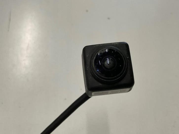 Camera voor voorbumper Chevrolet Corvette C7/C-7 links 5.004, Autos : Pièces & Accessoires, Éclairage, Envoi