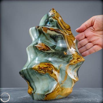 Polychrom-Jaspis Flamme – Een uniek kleurenspel van de