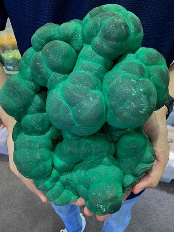 Natuurlijke malachiet in bloemvorm Exemplaar- 8750 g