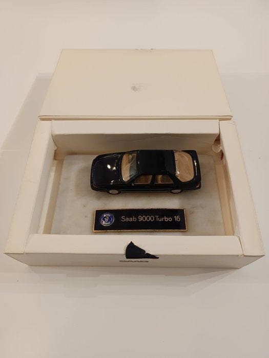 Saab 1:43 - Model sedan - Saab 9000 Turbo 16, Hobby en Vrije tijd, Modelauto's | 1:5 tot 1:12