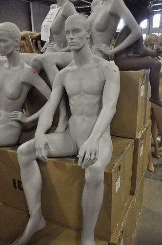 *TIP*  Nieuwe zittende herenfiguren van een exclusief A-mer, Zakelijke goederen, Kantoor en Winkelinrichting | Winkel en Inventaris