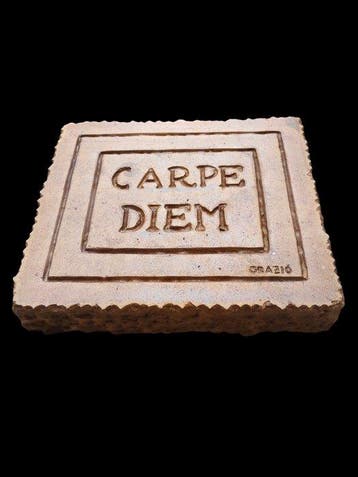 sculptuur, Bassorilievo Carpe Diem - 14 cm - mineraalsteen