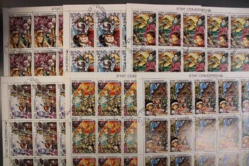 Comores - Collection de plus de 390 blocs et petits