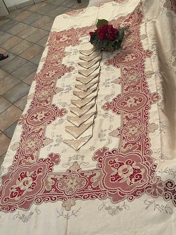 Pizzo “Cantù” e ricami fatti a mano - Nappe (13) - 260 cm -