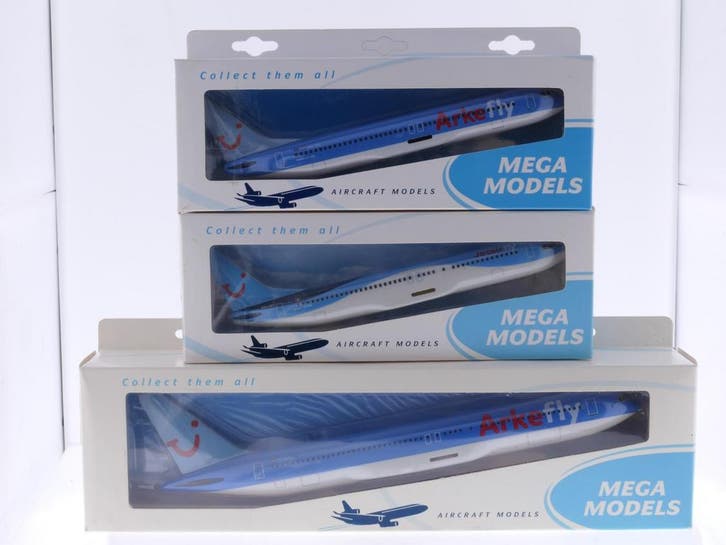 Schaal 1:200 Mega Models set van 3 TUI vliegtuigen Boeing..., Hobby en Vrije tijd, Modelbouw | Vliegtuigen en Helikopters, Nieuw