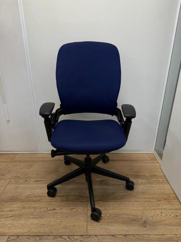 Steelcase Leap V2 Full Option - Blauwe Bureaustoel - Zgan, Zo goed als nieuw, Bureaustoel, Ergonomisch, Verzenden