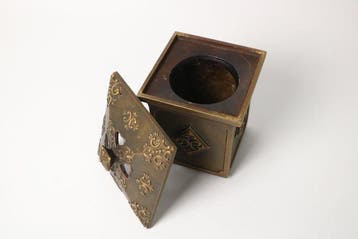 Boîte à encens japonaise en bronze antique avec couvercle, Antiquités & Art