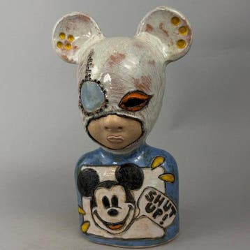 Iwo Rynkiewicz (1970) - Shut up- Hand made Ceramic Figure