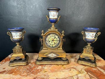 Klok en garnituur set - Brons, Porselein - 1850-1900, Antiek en Kunst