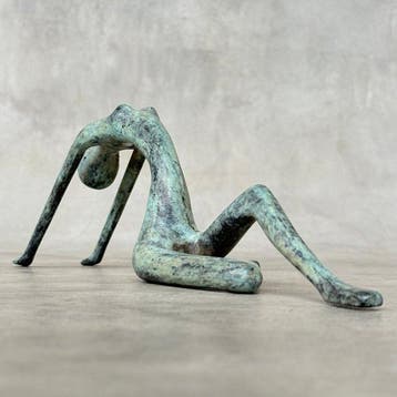 sculptuur, NO RESERVE PRICE - Stretching Lady - 9 cm - Brons