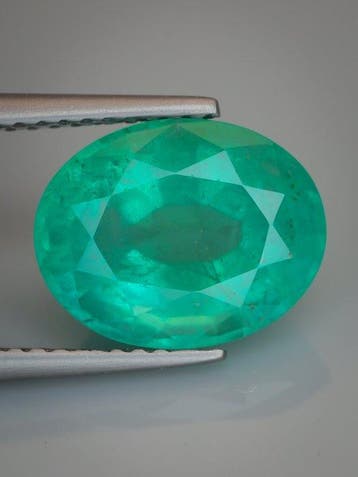 Zonder minimumprijs Groen Smaragd - 3.82 ct - nternational