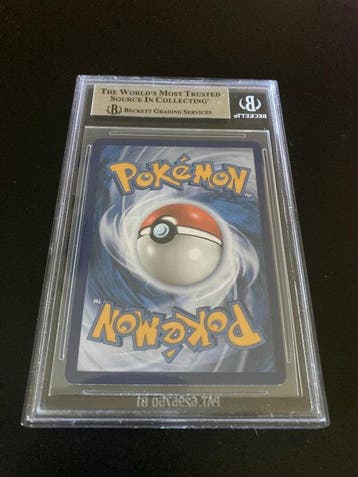 Pokémon Graded card - Pokémon - Charizard - Beckett 9