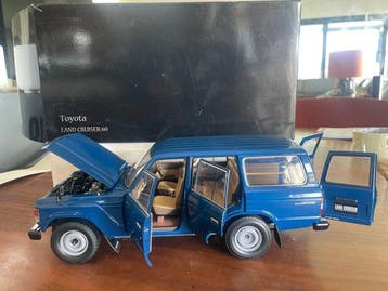 Kyosho 1:18 - Modelauto - Toyota Land Cruiser 60, Nieuw