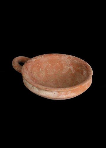 Amlash Terracotta Gecarinateerd vaat met handvat (Zonder