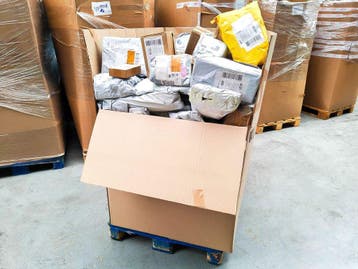 Pallet Postpakketten 132 kg netto, Nieuw