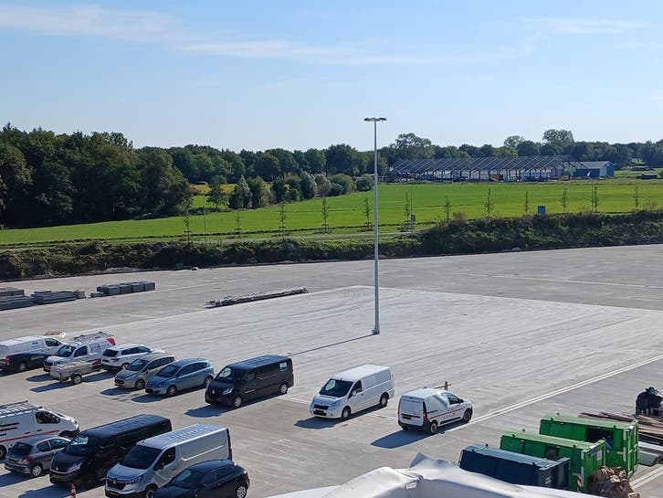 16 meter hoge stalen high mast met 6 led armaturen, Zakelijke goederen, Overige Zakelijke goederen, Verzenden