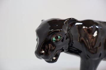 Beeld, Klauwende panter - 21 cm - Aardewerk