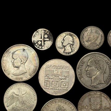 Monde. Lote de 227 gramos de monedas de plata.