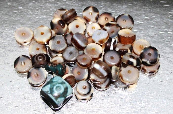 52 Antieke zeldzame unieke Boeddhistische Heilige Tibetaanse, Verzamelen, Mineralen en Fossielen