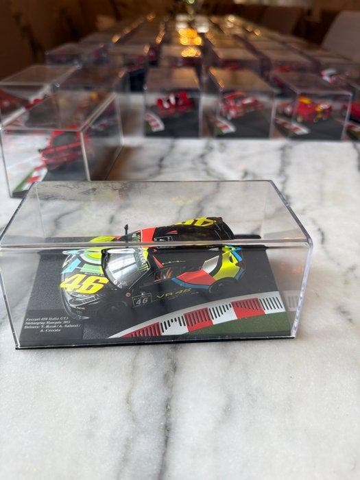 Car lamp - Ferrari - Modelli di auto da corsa in scala -, Hobby en Vrije tijd, Modelauto's | 1:5 tot 1:12