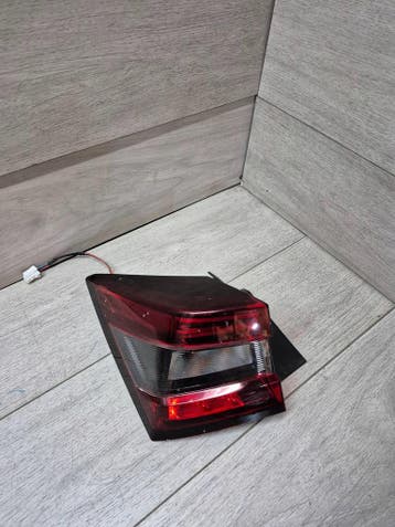 Nissan Juke II F16 linker achterlicht 231.389-01L, Verzenden, Gebruikt