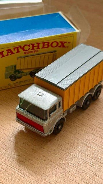 Matchbox 1:64 - Modelauto - D.A.F Tipper Container Truck