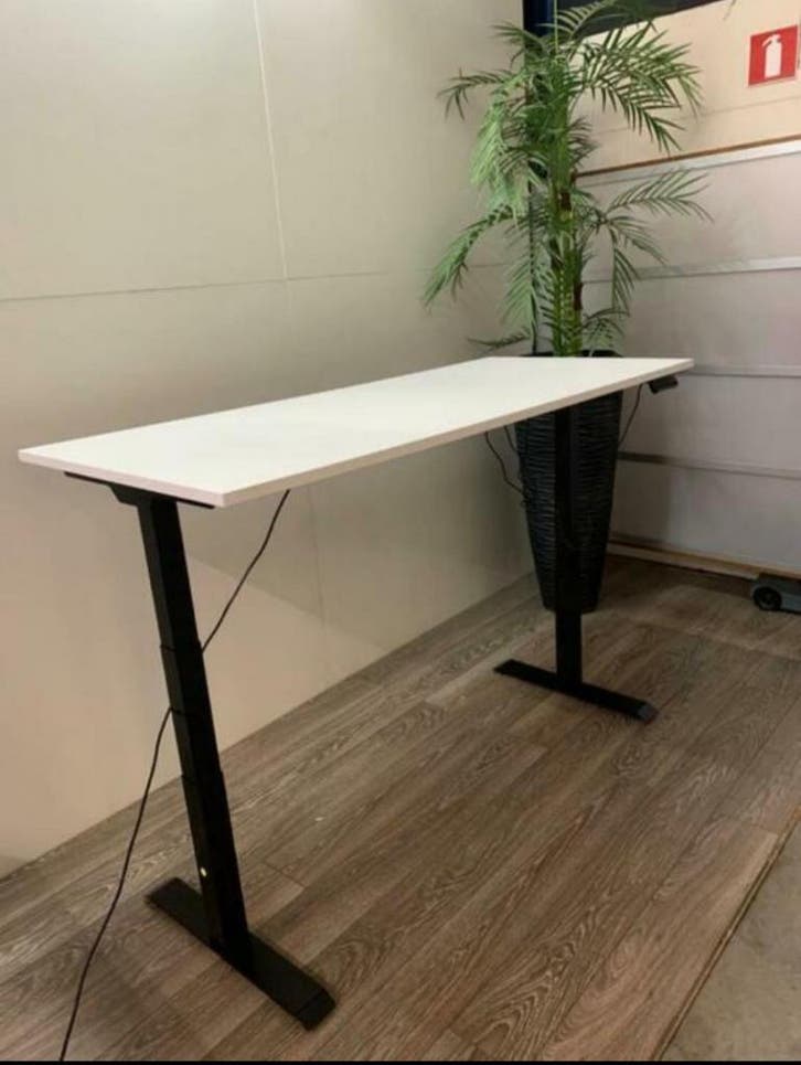 Elektrisch Verstelbaar Bureau - 295,- Incl. Bezorging, Huis en Inrichting, Bureaus, Nieuw, Elektrisch, In hoogte verstelbaar, Verzenden