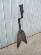 Werktuig - Een oude gesmede ijzeren hooischaar