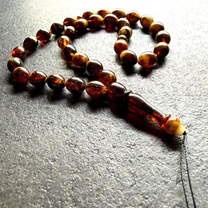 Tasbih-gebed rozenkrans kralen in olijfvorm - Barnsteen -, Antiek en Kunst, Curiosa en Brocante