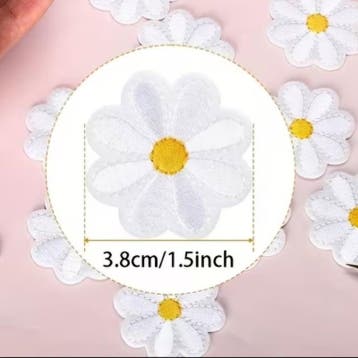 Embleem - 2 stuks - bloemen - mix - wit - margriet - made..., Verzenden, Nieuw, Overige typen
