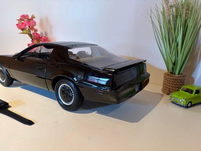 Fanhome 1:8 - Modelauto - Knight Rider K.I.T.T., Hobby en Vrije tijd, Modelauto's | 1:5 tot 1:12