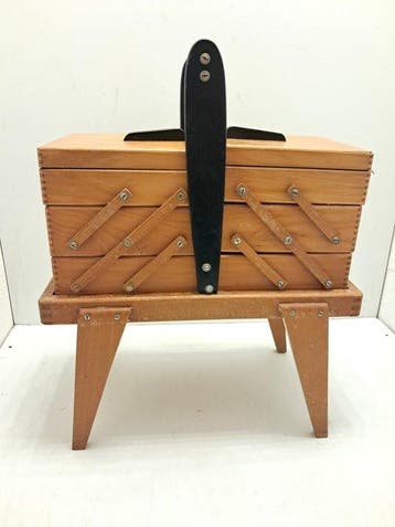 Boîte à couture - Bois - 55 cm de haut, Antiquités & Art