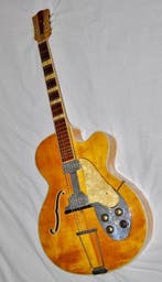 Höfner - Höfner 457, with the Höfner-Double Pickguard-unit, Nieuw