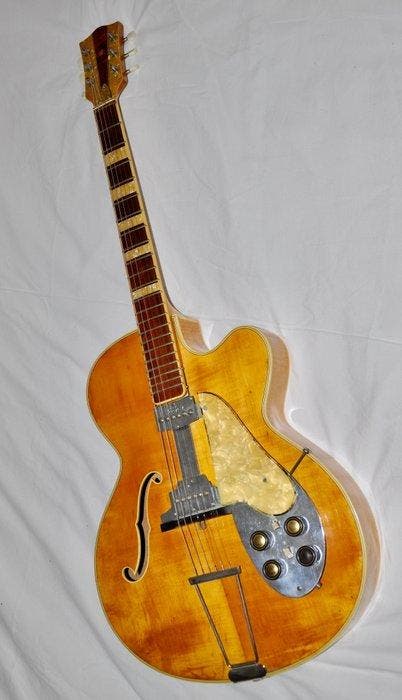 Höfner - Höfner 457, with the Höfner-Double Pickguard-unit, Musique & Instruments, Instruments à corde | Guitares | Acoustiques