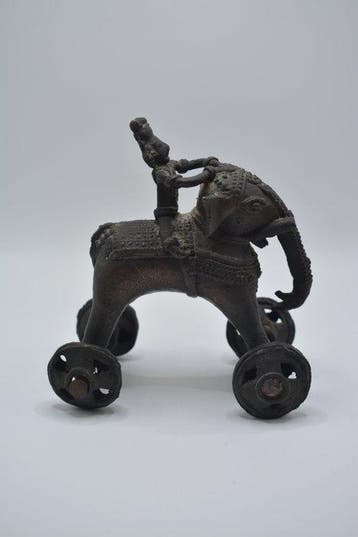 Olifant met wielen en rijder - Brons - India - late 19e eeuw