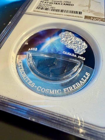 Fiji. 10 Dollars 2012, Abee Canada 1952 Meteorite (Zonder