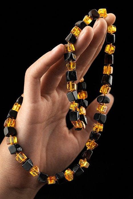 Collier de luxe en ambre balte – lueur miel profonde et, Antiek en Kunst, Curiosa en Brocante