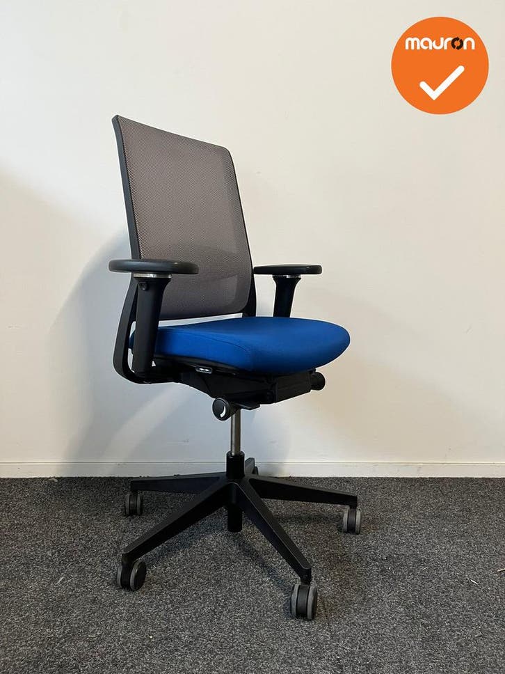 Gispen Zinn bureaustoel - Grijs netweave - blauwe stoffering, Articles professionnels, Aménagement de Bureau & Magasin | Mobilier de bureau & Aménagement