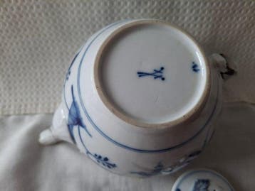 Meissen - Theepot - Antiek Blauw gekleurde Theepot met