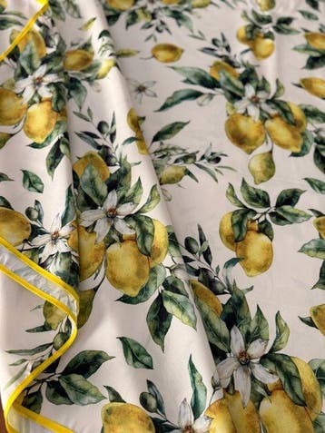 Elegante tafellaken voor grote banketten aan de Amalfikust