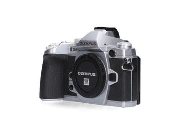 Olympus OM-DE-M1 - 1 jaar garantie, Audio, Tv en Foto, Fotocamera's Digitaal, Ophalen of Verzenden